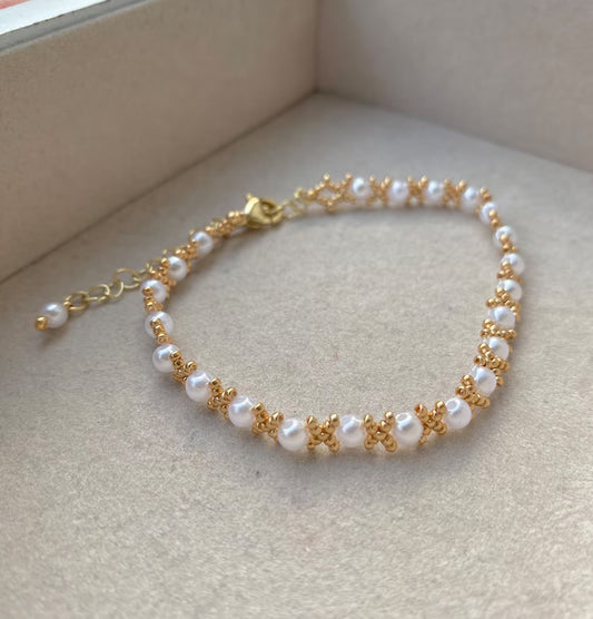 Pearl Beaded Crystal Flower Bracelet